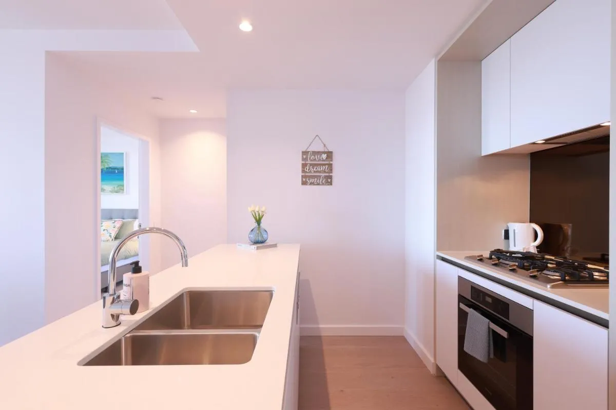 Image 4 of 09D 2Bedroom Apt nr Yara river w Ocean view Free parking