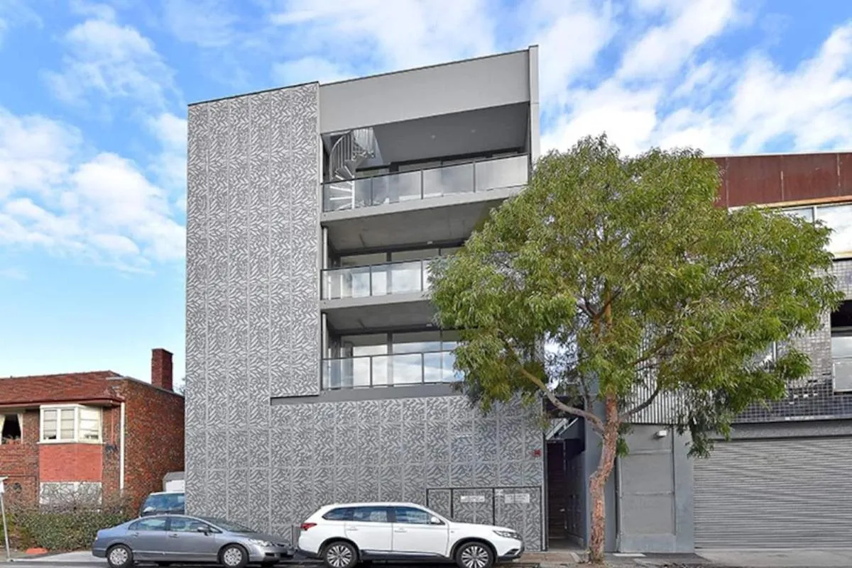 Image 5 of 17VR01 – Central 1B Apt in near St KILDA Beach!