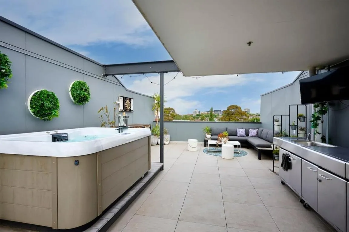 Image of 2BR Penthouse Apt Rooftop Terrace, Spa & BBQ