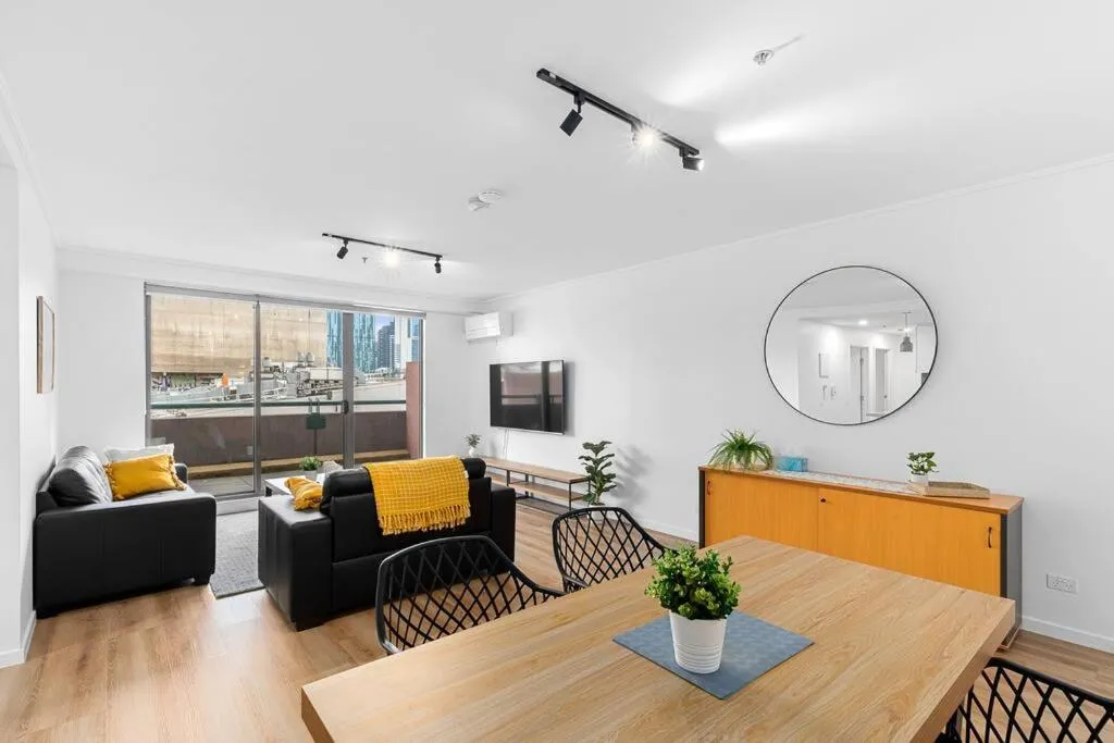 Image of 2-Bedroom Apartment in Paris End of Melbourne CBD