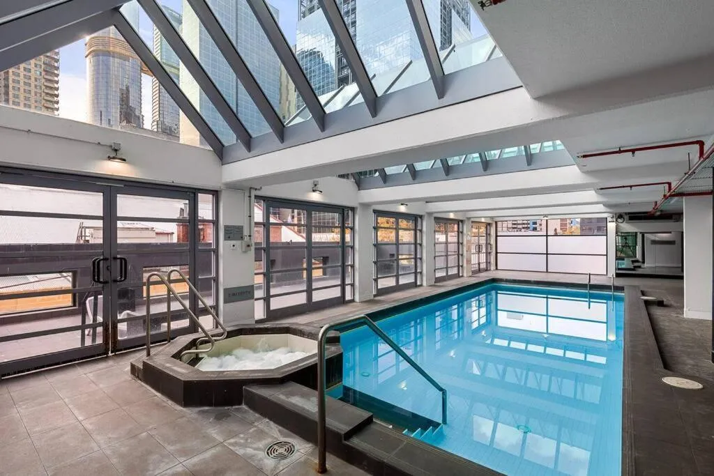Image 3 of 2-Bedroom Apartment in Paris End of Melbourne CBD