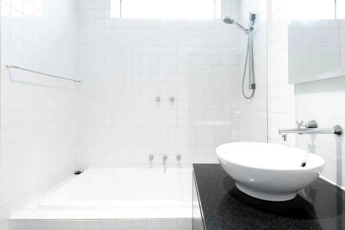 Image 6 of 2-Bedroom Apartment on the Prestigious End of Collins St