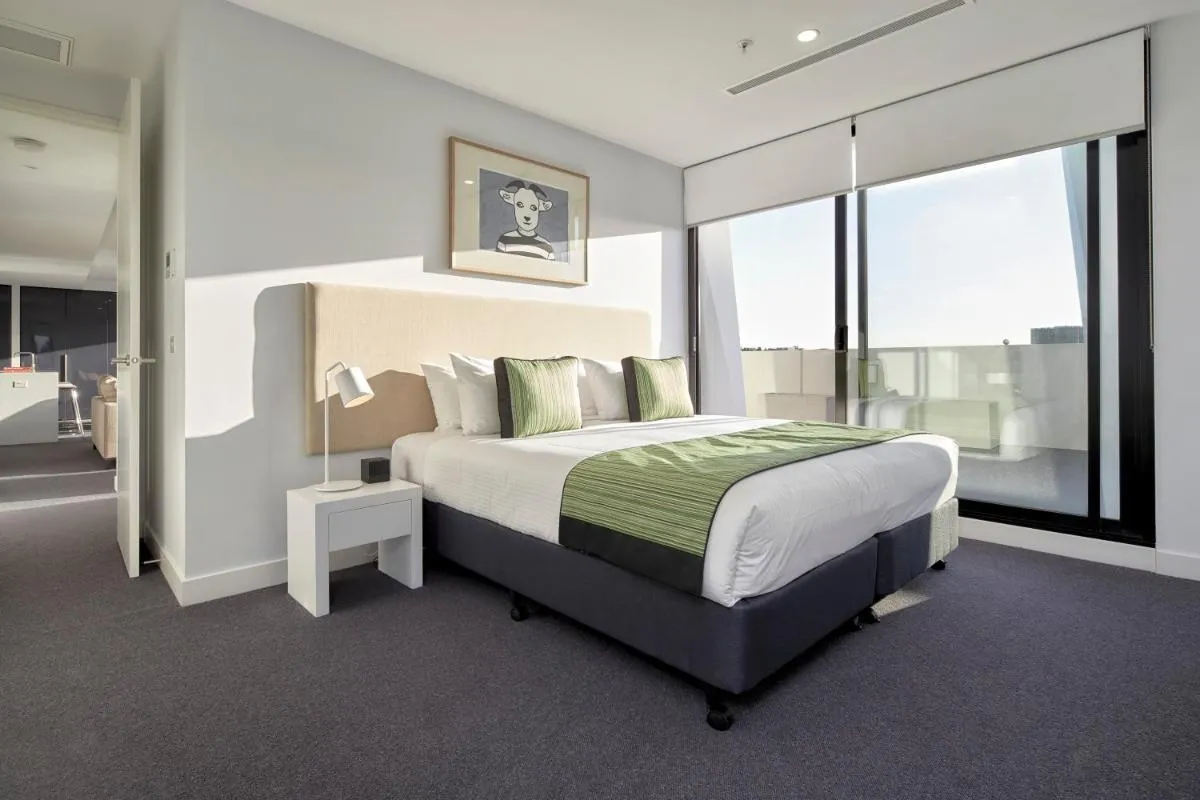 Image 6 of 381 Cremorne
