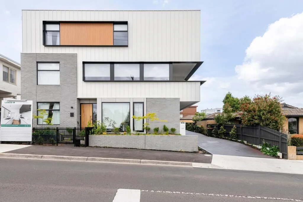 Image 5 of 3 BedroomTownhouse-free parking