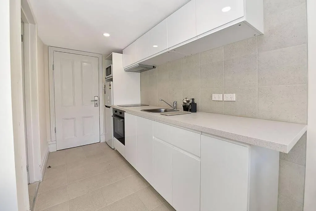 Image 4 of 53CR5 – New Loft Style Apt Nxt 2 RMIT! Sofa Bed, AC, Balcony!