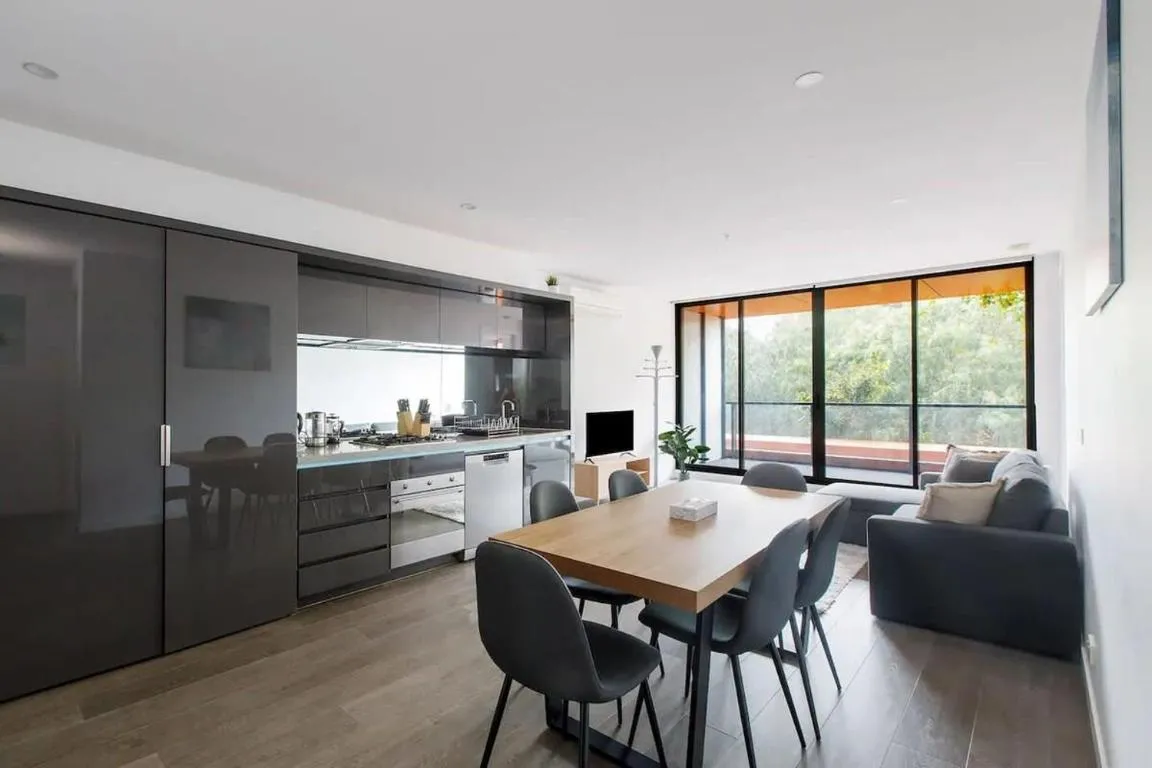 Image of A 3BR Apt Next to Melbourne Zoo FREE Parking