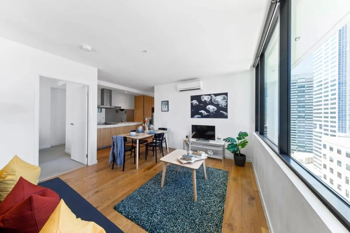Image 4 of A Chic 2BR Apt City Views Near Southern Cross