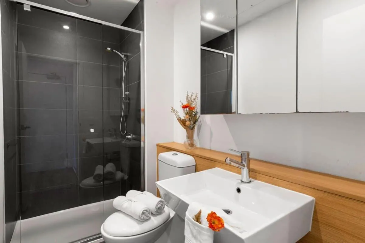 Image 2 of A Chic 2BR Apt City Views Near Southern Cross