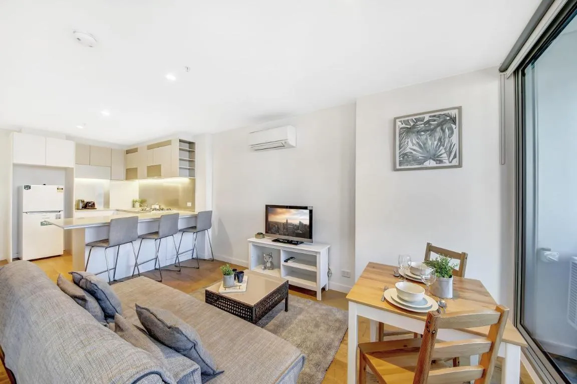 Image of A Chic 2BR Apt Near Southern Cross City Views