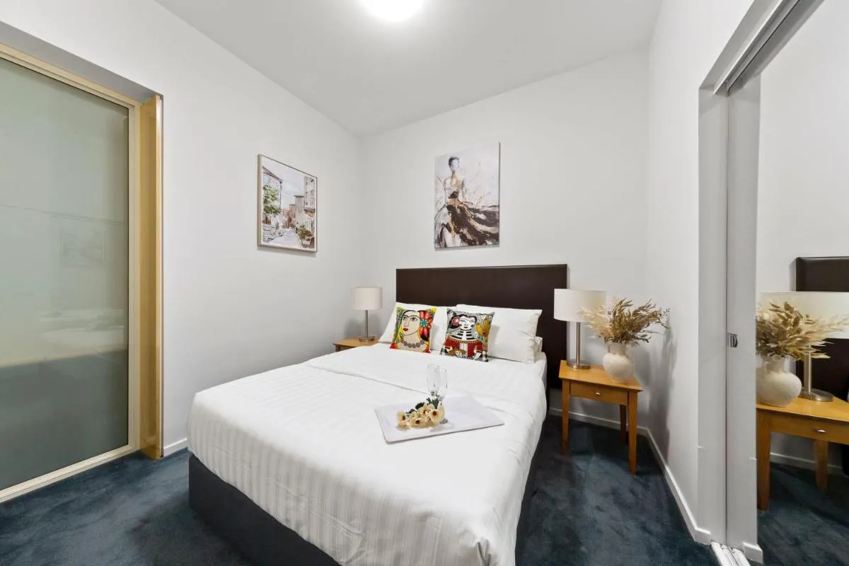 Image 1 of A Chic Apartment on Bourke St Near Chinatown