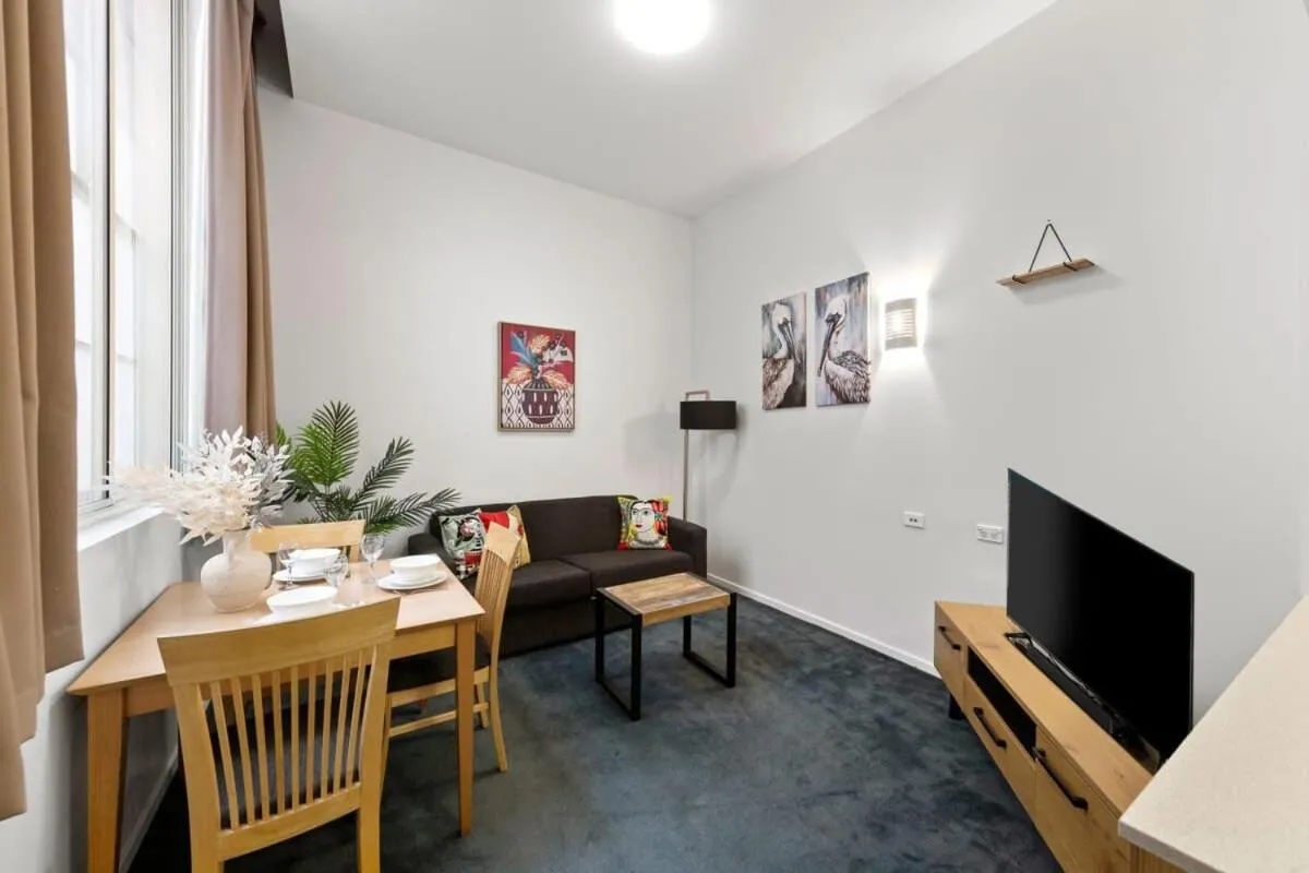 Image 3 of A Chic Apartment on Bourke St Near Chinatown