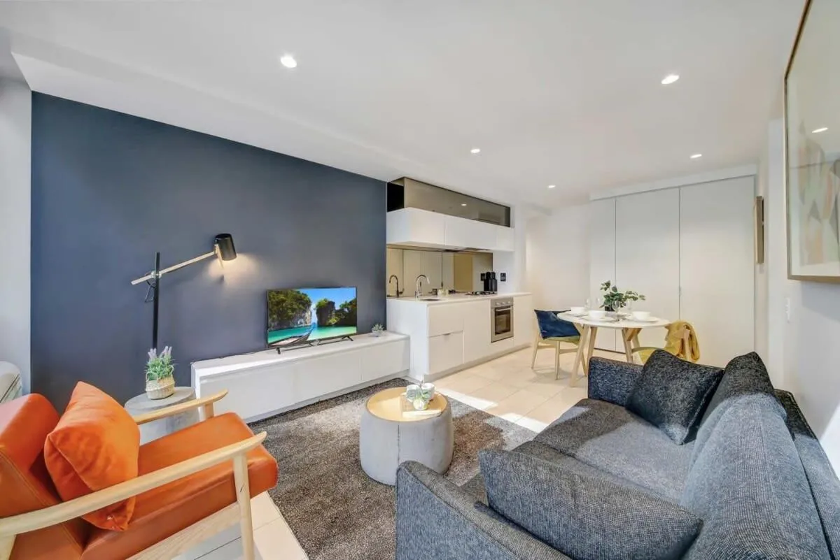 Image 3 of A Comfy 2BR Apt Near Crown & Southern Cross