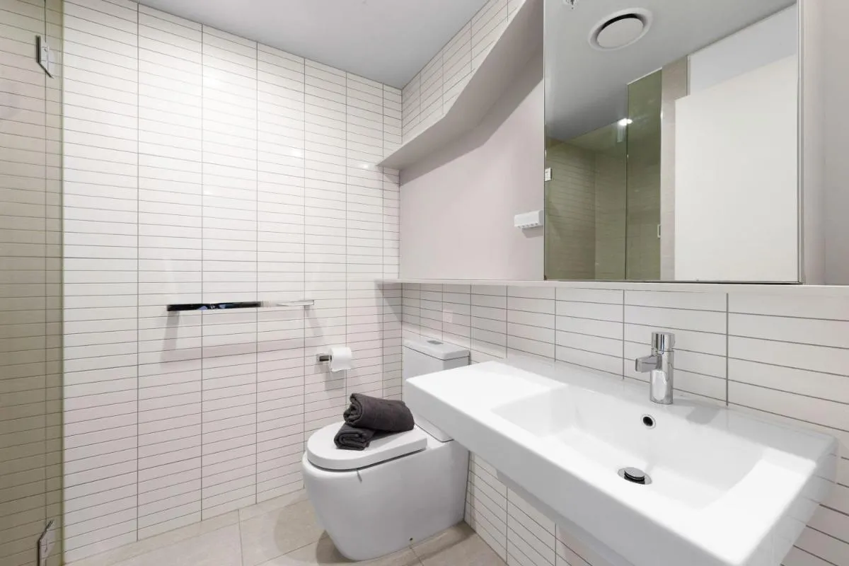Image 2 of A Comfy 2BR Apt Next to QV & Melbourne Central