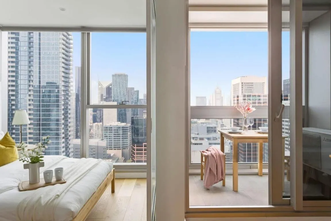 Image of A Comfy 2BR Apt w City Views Near Southern Cross