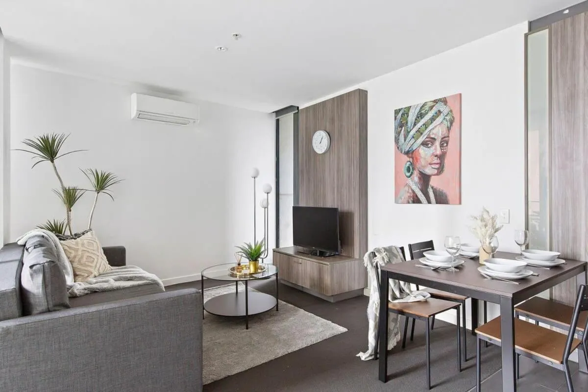Image 5 of A Cozy 2BR Apt Opposite Southern Cross Station