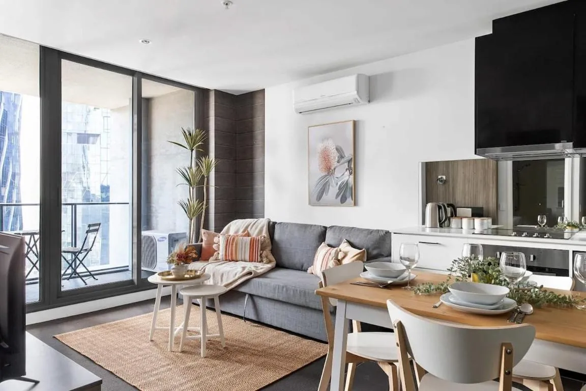 Image of A Cozy 2BR Apt on Spencer St with FREE Parking