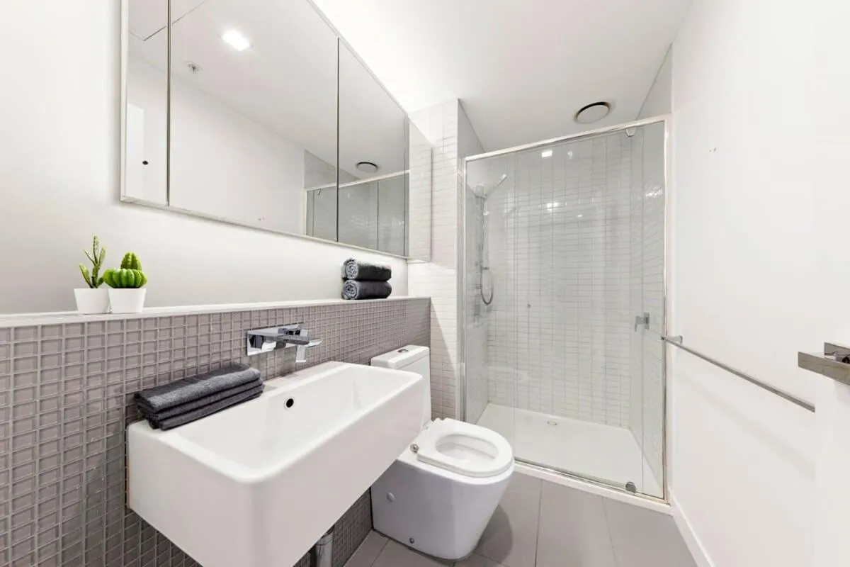 Image 2 of A Lovely 2BR Apt Near Southern Cross City Views