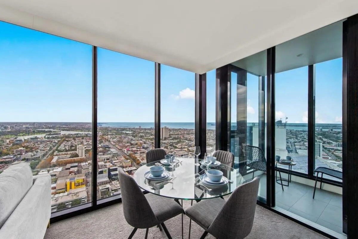 Image 3 of A Lux 2BR Apt with Panoramic Views, FREE Parking