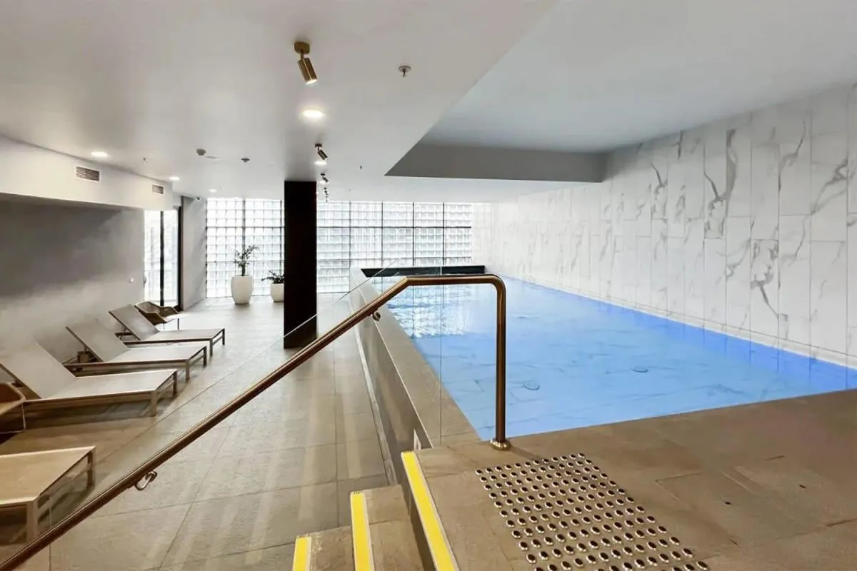 Image 3 of A Modern Apt Near Southern Cross with City Views