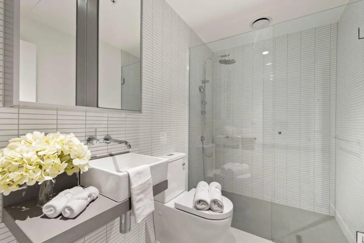 Image 2 of A Modern Apt Near Southern Cross with City Views