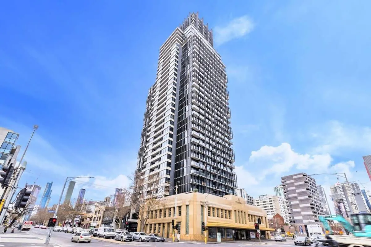 Image 6 of A Modern Apt Near Southern Cross with City Views