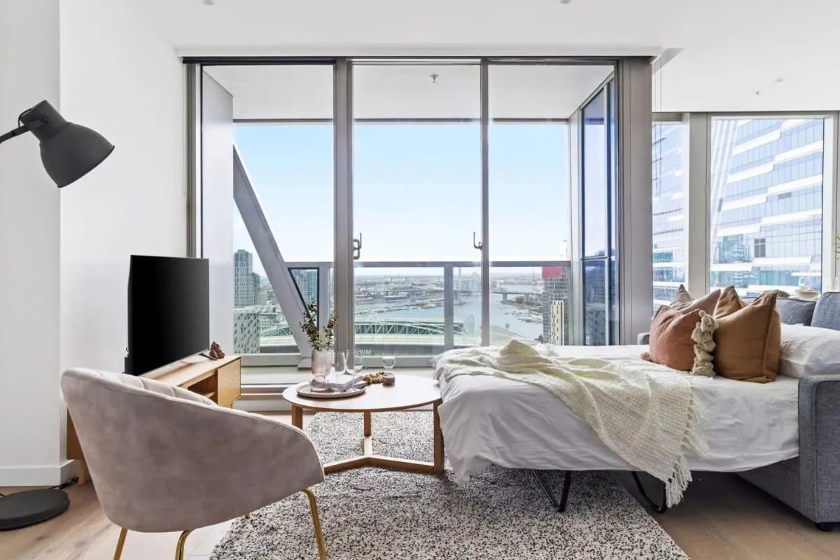 Image 5 of A Stylish 3BR Apt with Harbour Views FREE Parking