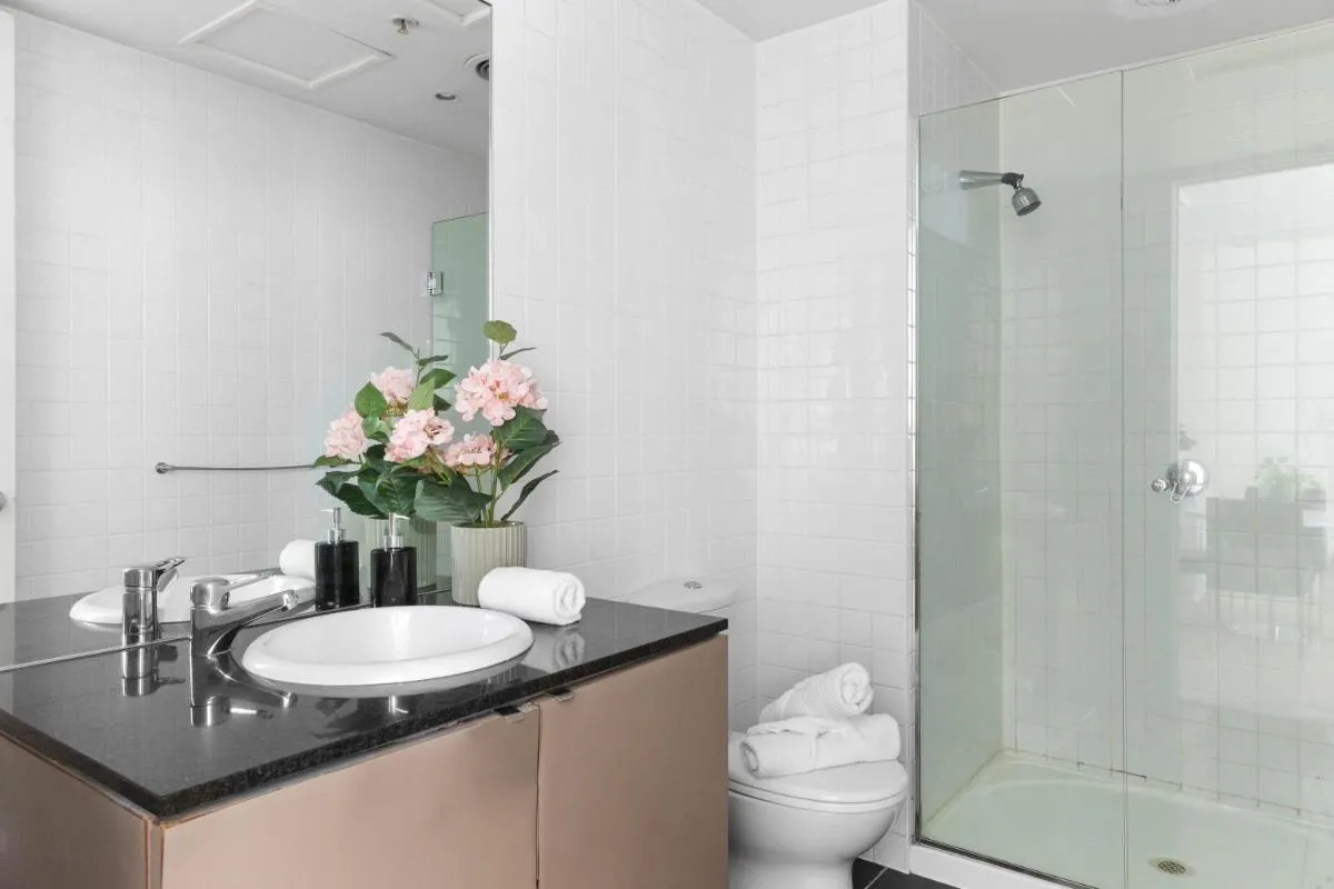 Image 2 of A Stylish & Central 2BR Apt Near Flinders Station