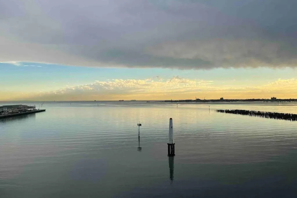 Image 4 of Amzing Ocean View Spacious Three Bedrooms Apartment Port Melbourne