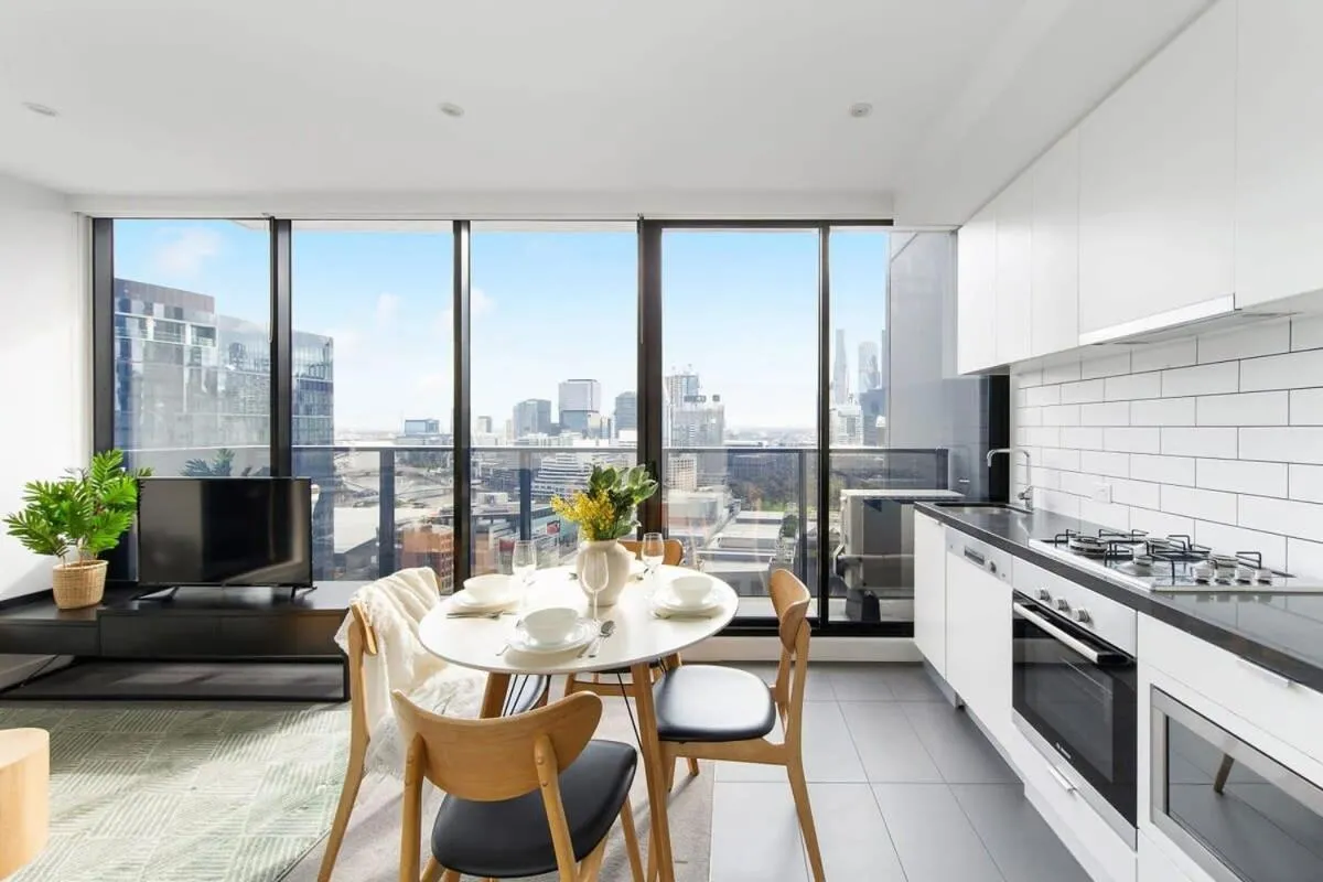 Image 3 of An Amazing 2BR Apt with City Views in Southbank