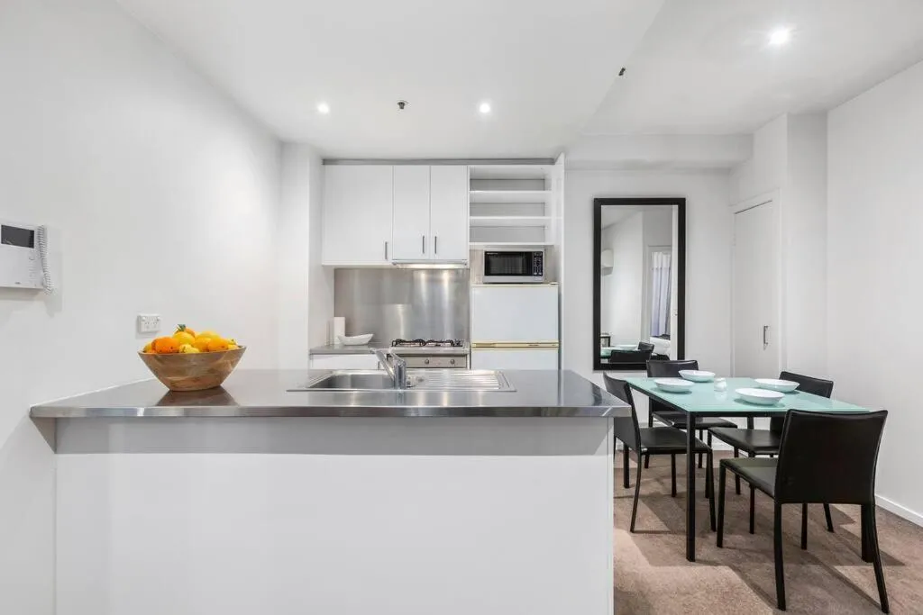 Image 3 of Astral Apartments. Spacious 2 bed, 2 bath apartment in a great location.