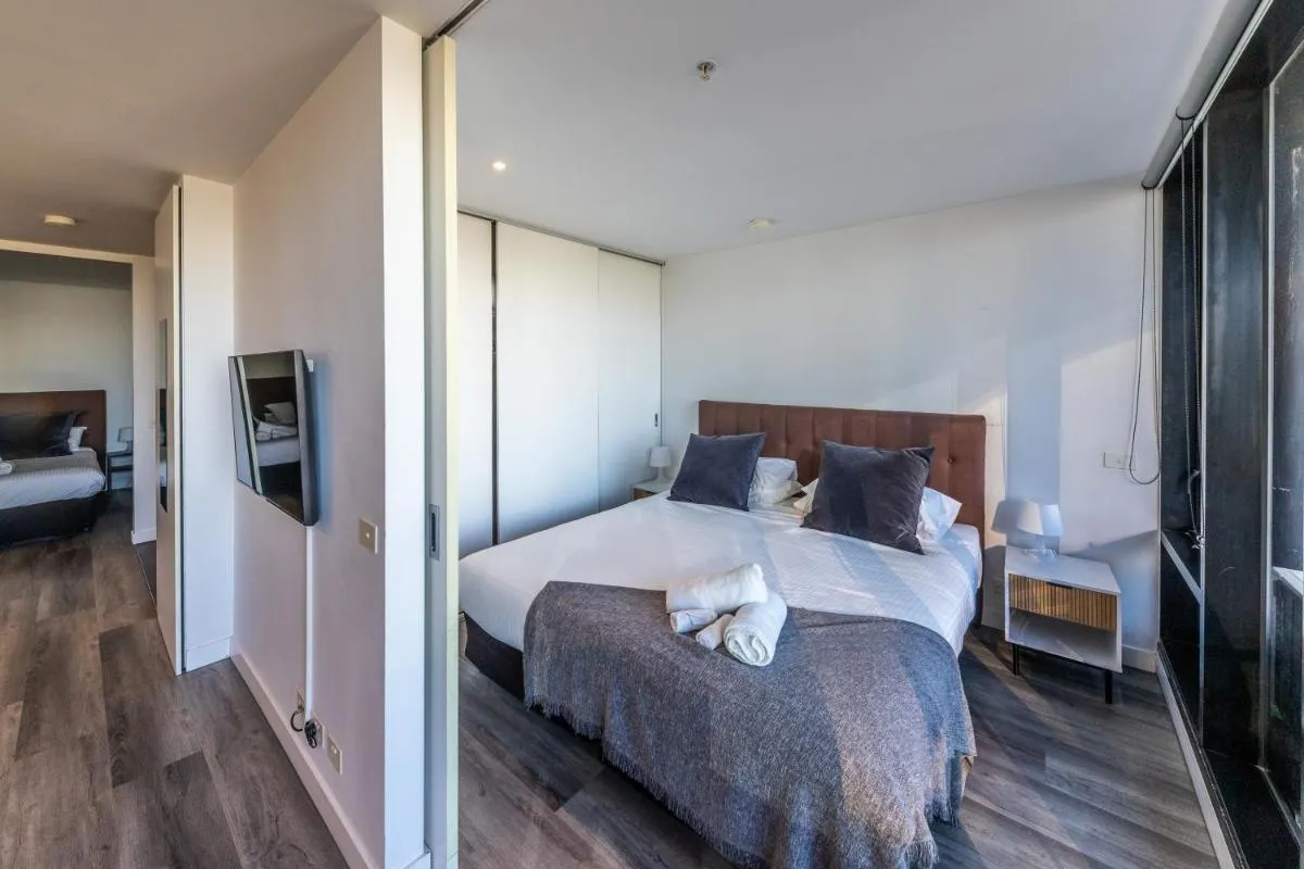 Image 6 of Aura2107, 2 Bedroom Apartment with Balcony, Stunning Yarra River and City Views