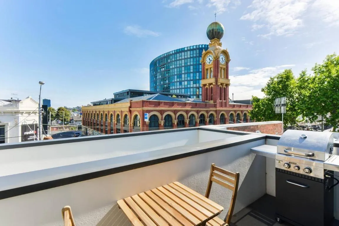 Image of ‘BOWIE’ Sun soaked Comfort in the Heart of Richmond