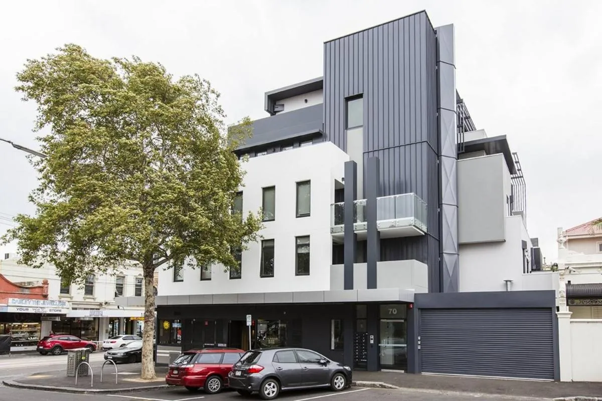 Image 5 of ‘BOWIE’ Sun soaked Comfort in the Heart of Richmond