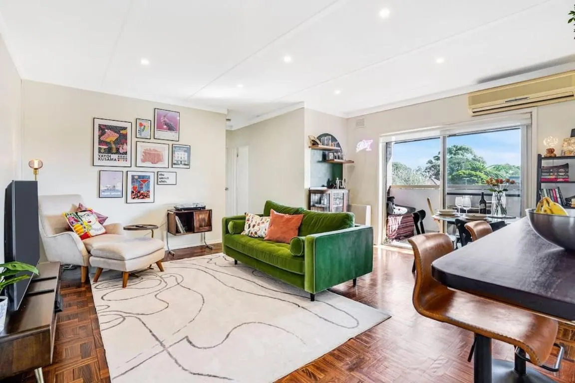 Image of Balaclava Top Floor Apt with CitySkylineView & Parking