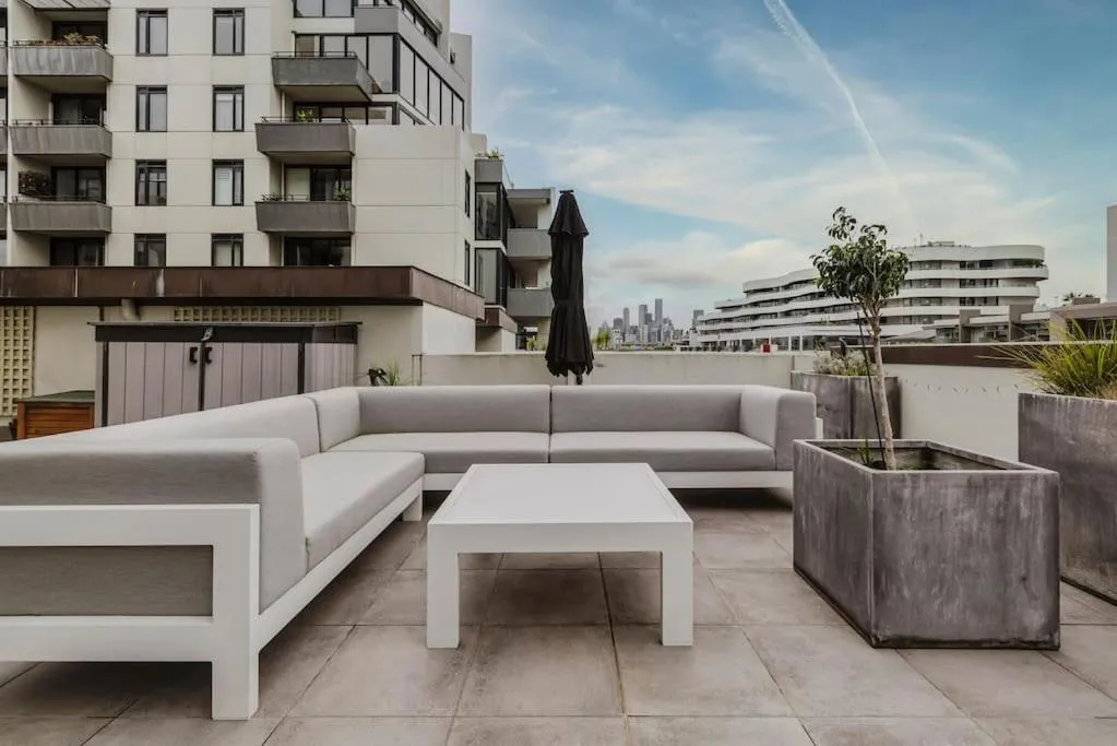 Image 6 of Bay Street Terrace – Spacious Indoor-Outdoor Design