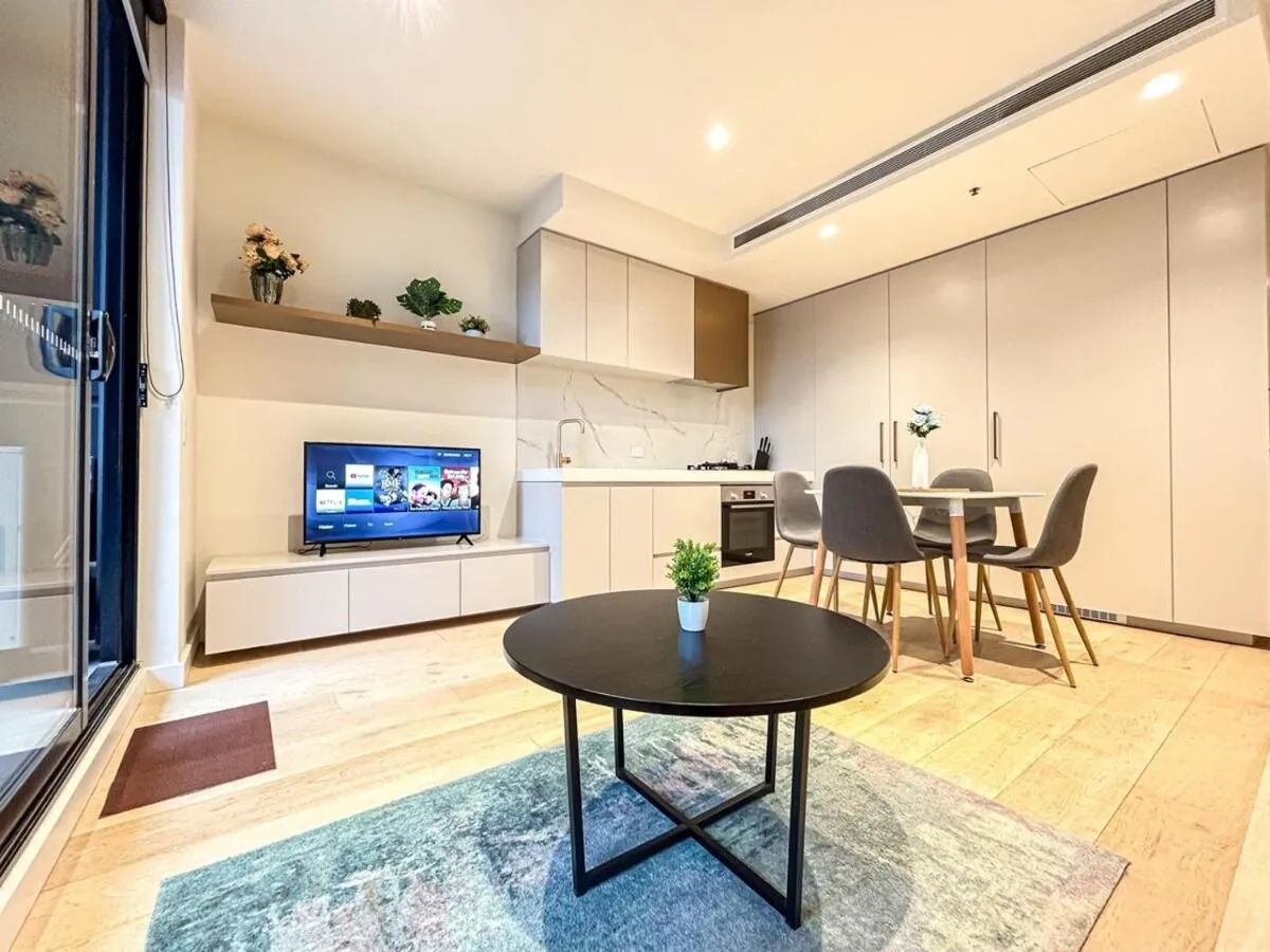 Image 4 of Beautiful City View 2br1ba In Melbourne Cbdwifi