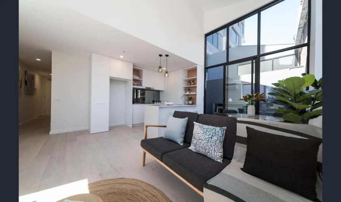 Image 3 of Bond Quarter Loft