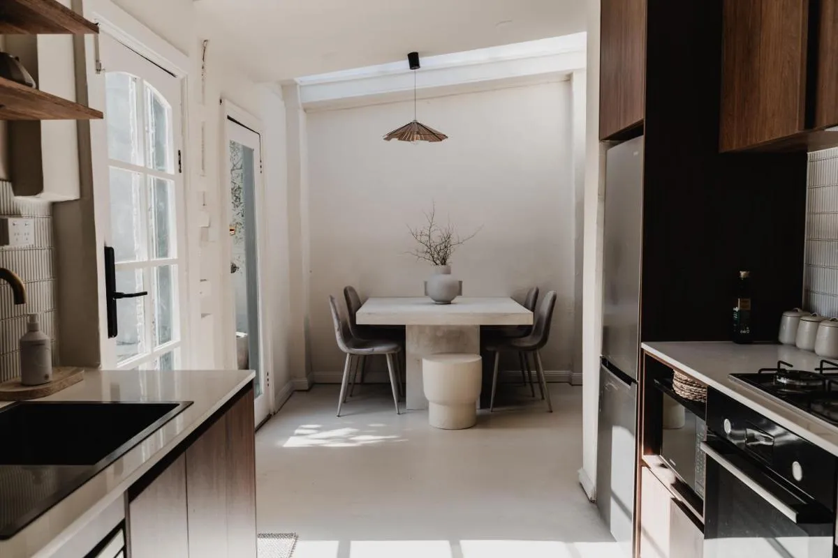 Image 2 of Boutique stylish 3 Bedroom family home in Melbourne with Parking