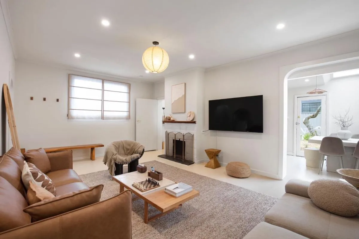 Image 4 of Boutique stylish 3 Bedroom family home in Melbourne with Parking