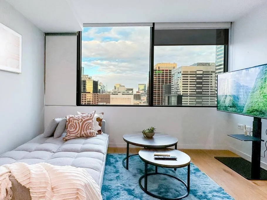 Image 5 of Brilliant 1B1B Skyline View Apt @CBD