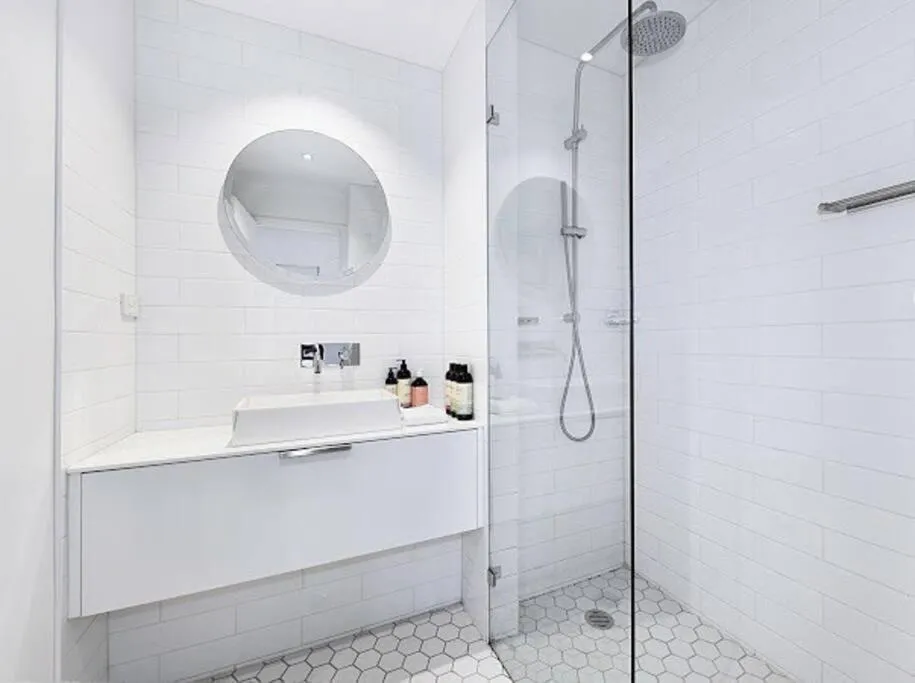Image 2 of CBD Comfy 2Bedder Walking Distance to CrownComplex