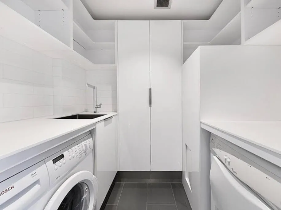 Image 4 of CBD Comfy 2Bedder Walking Distance to CrownComplex