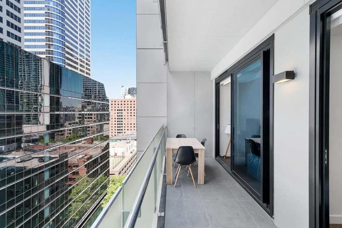 Image 5 of CBD Serenity with Luxury Rooftop Pool and Parking
