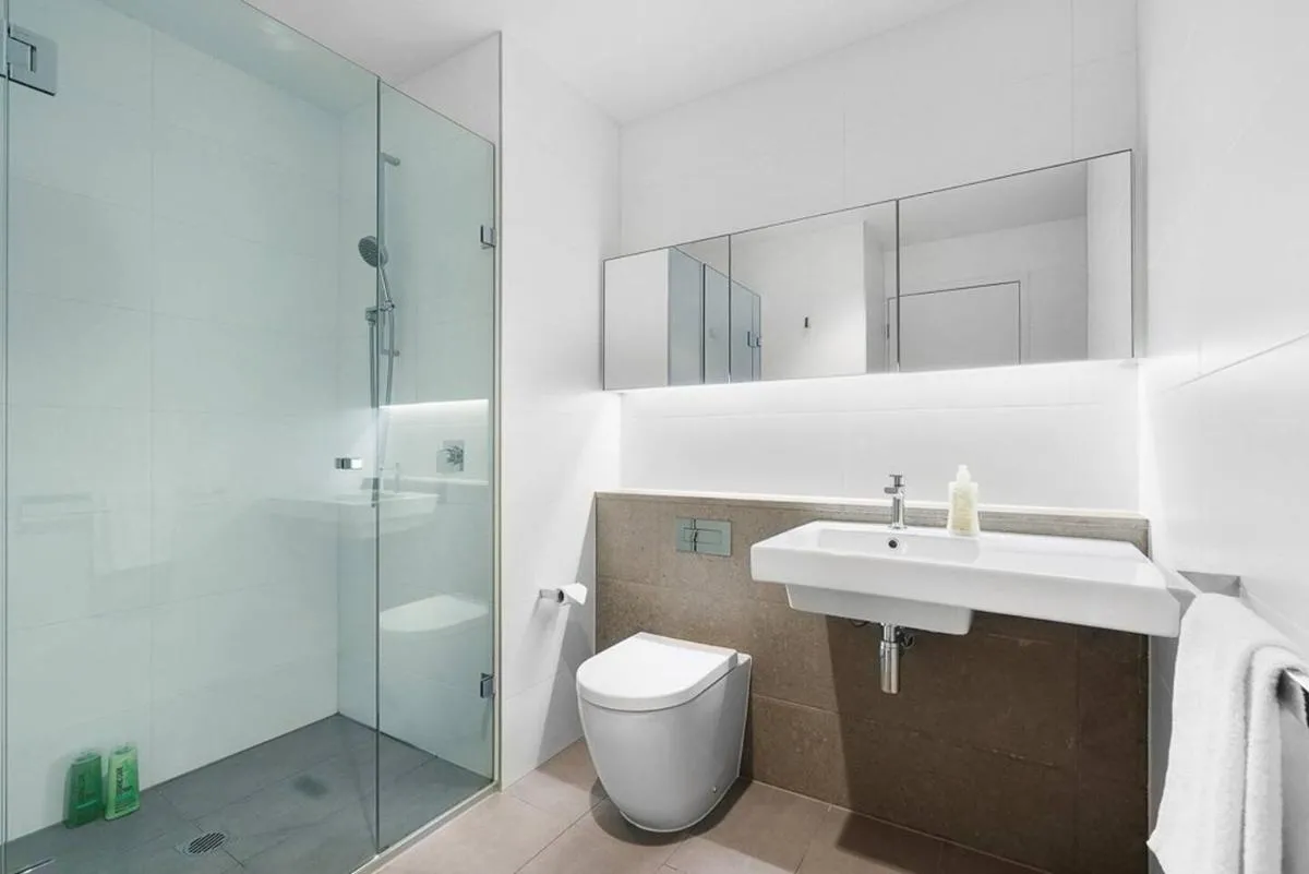 Image 2 of CBD Serenity with Luxury Rooftop Pool and Parking