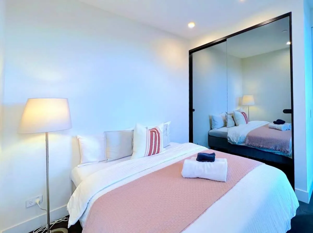 Image 6 of Camberwell Village ONE APT Smart TV