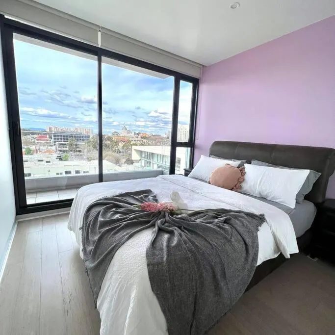 Image of Carlton Stunning View Apartment with Free Parking -2