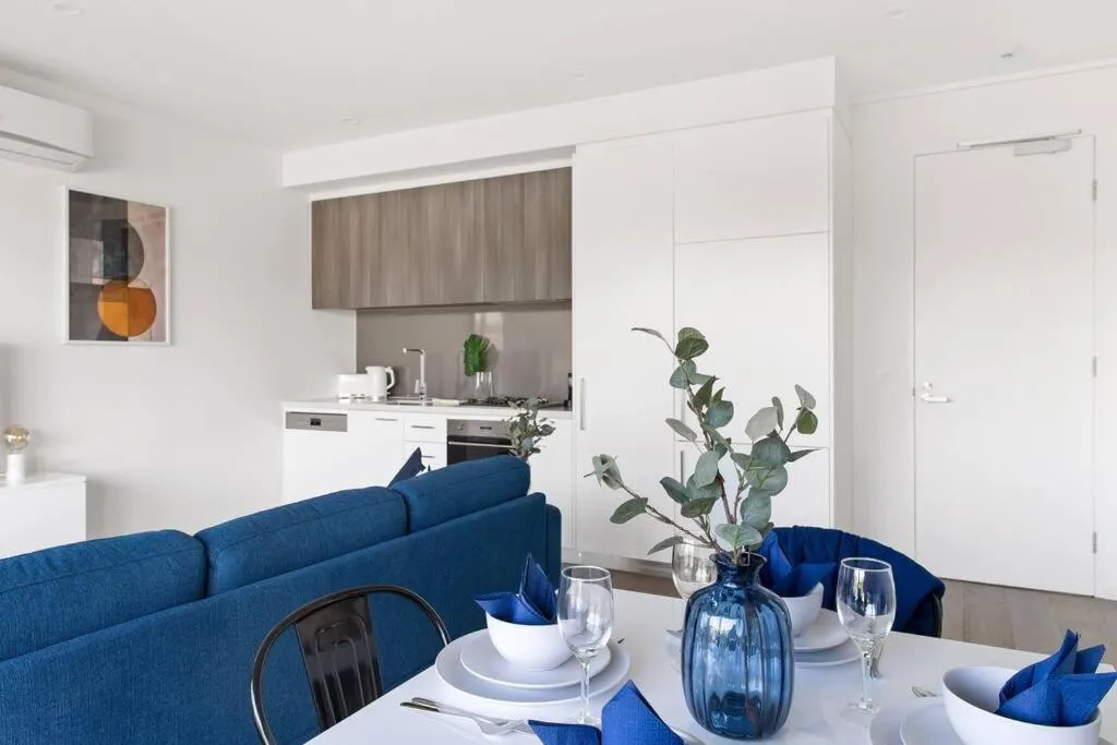 Image 3 of Caulfield Elegance: Chic Abode