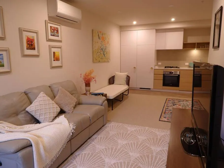 Image 3 of Caulfield Village Apartment