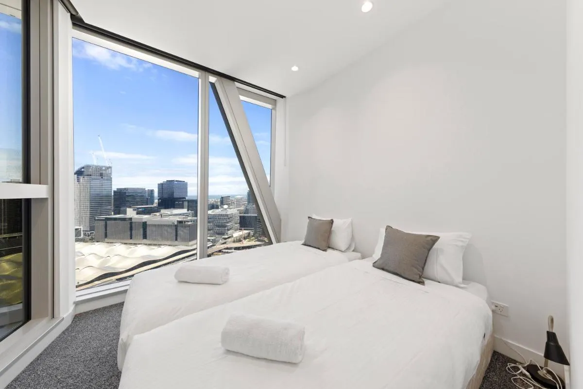 Image 1 of Central 2 Bedroom Apartment Melbourne with Parking