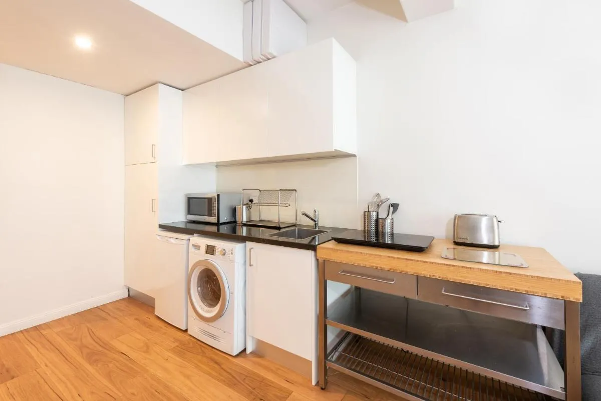 Image 3 of Central Studio in the Heart of Melbourne CBD!